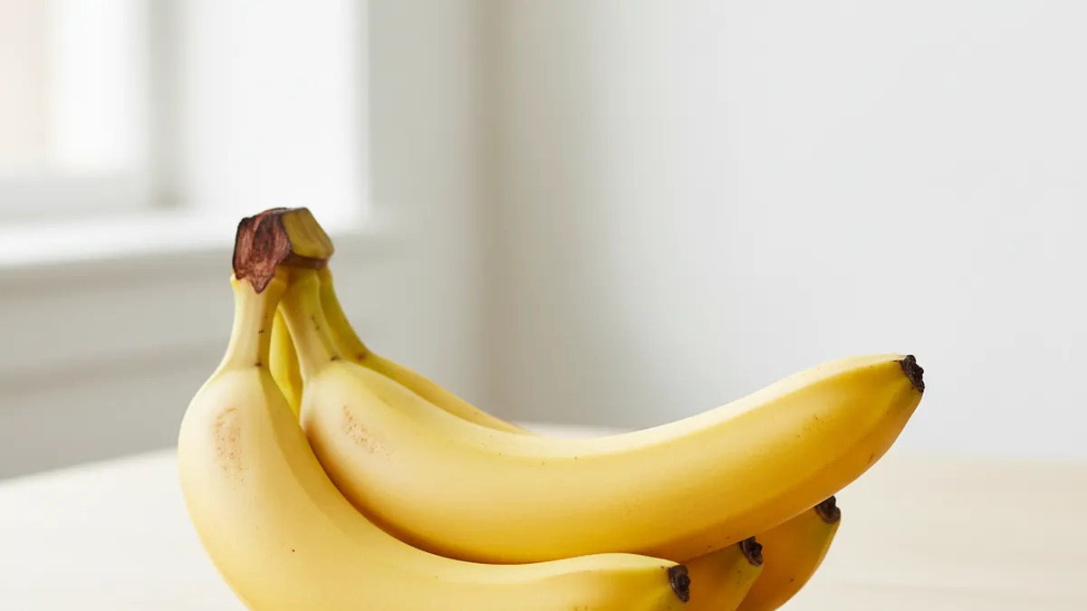 Fresh bananas — can dogs eat bananas?